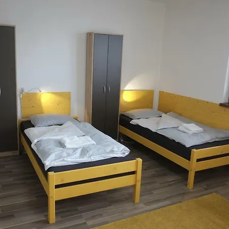 ***lucky 8 Guesthouse*** Кошице