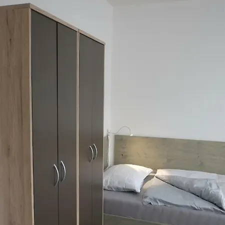 ***lucky 8 Guesthouse*** Кошице